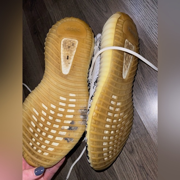 Yeezy Boost 350 Zebra - Picture 4 of 5